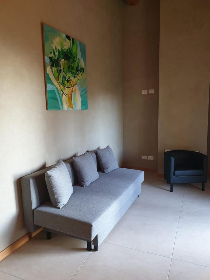 L'Uovo E La Faina Bed & Breakfast Busca Exterior foto