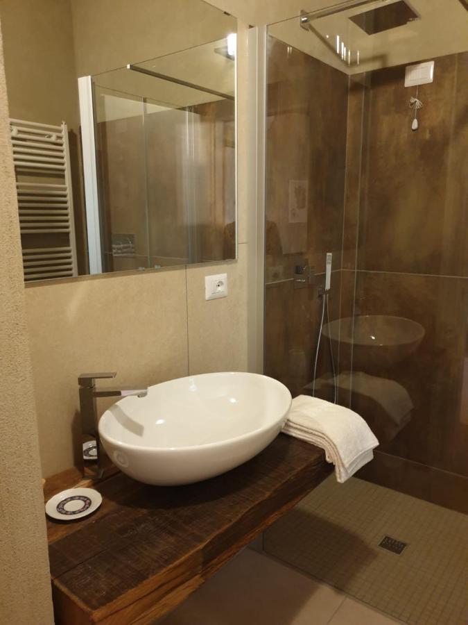 L'Uovo E La Faina Bed & Breakfast Busca Exterior foto