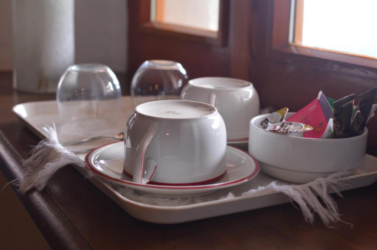 L'Uovo E La Faina Bed & Breakfast Busca Exterior foto