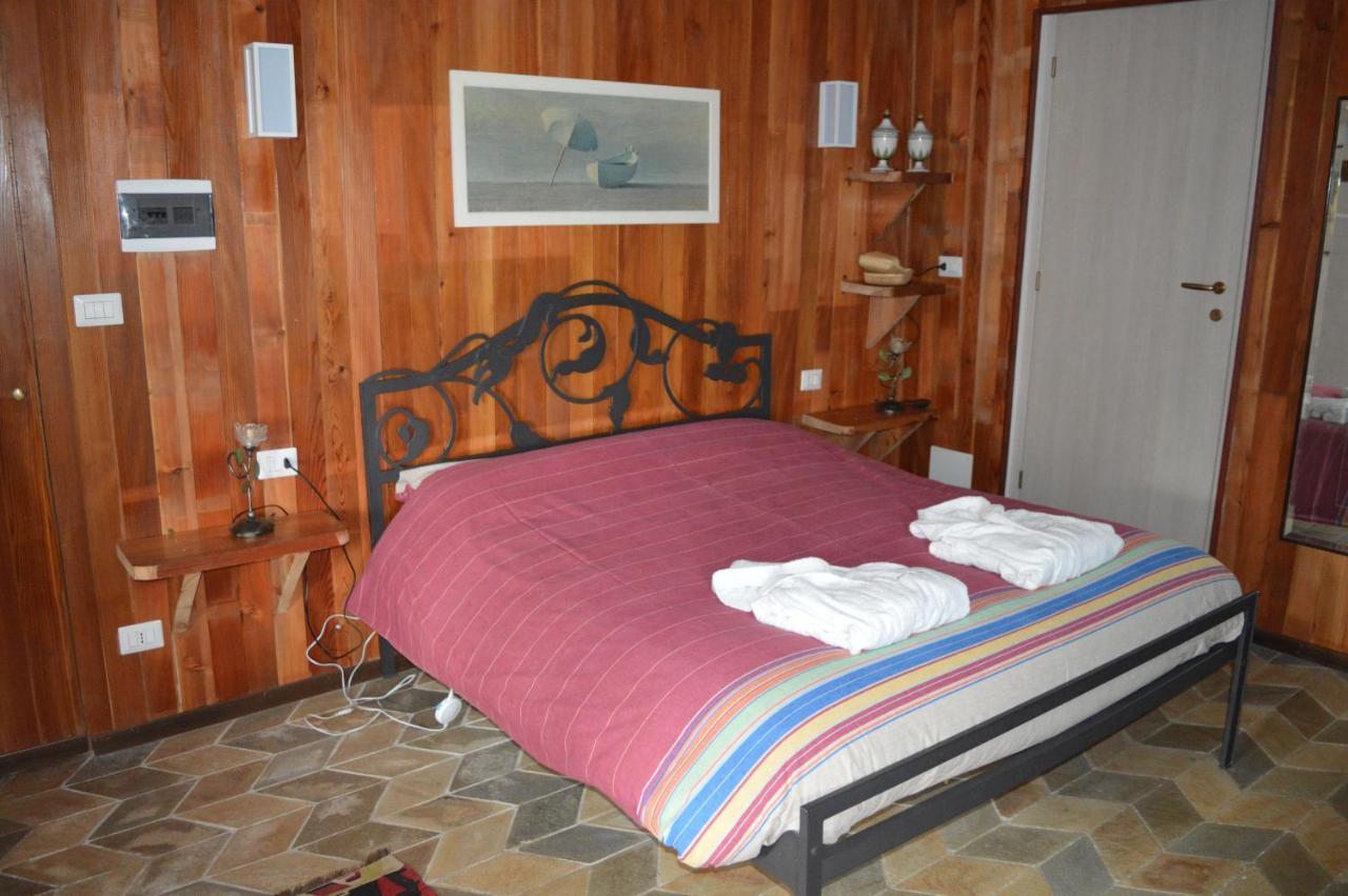 L'Uovo E La Faina Bed & Breakfast Busca Exterior foto