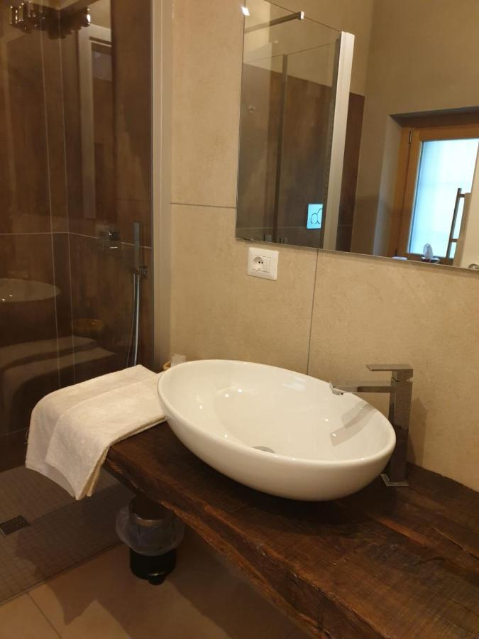 L'Uovo E La Faina Bed & Breakfast Busca Exterior foto